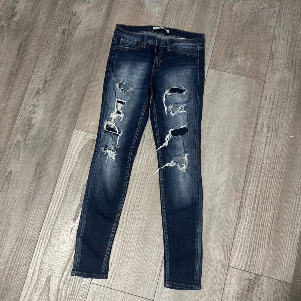 Bedazzled KanCan jeans ripped in dark wash skinny jeans